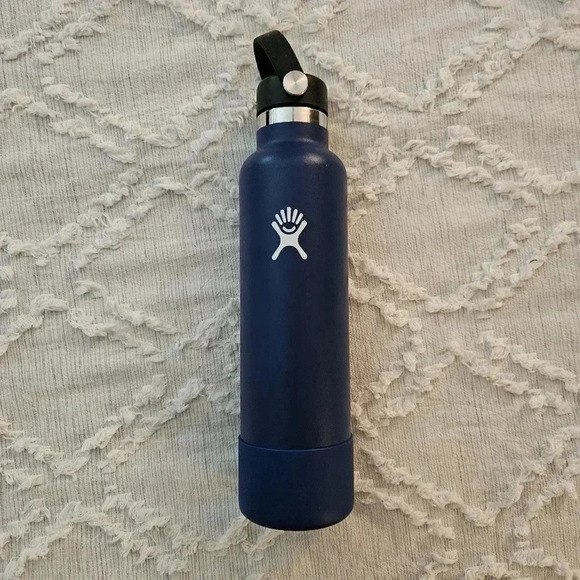 Hydro Flask Other - Hydro Flask 24 Ounce Navy Blue Water Bottle Standard Mouth Grip Bottom
